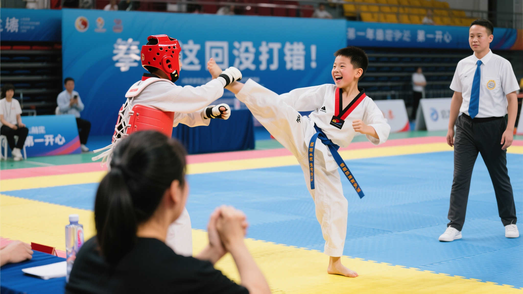 带酒仔征战跆拳道赛场,上次失误这次完美,喜获第一名! 带酒仔征战跆拳道赛场,上次失误这次完美,喜获第一名!